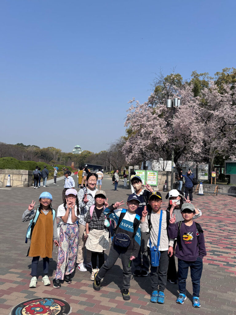 大阪城公園での教室外活動　