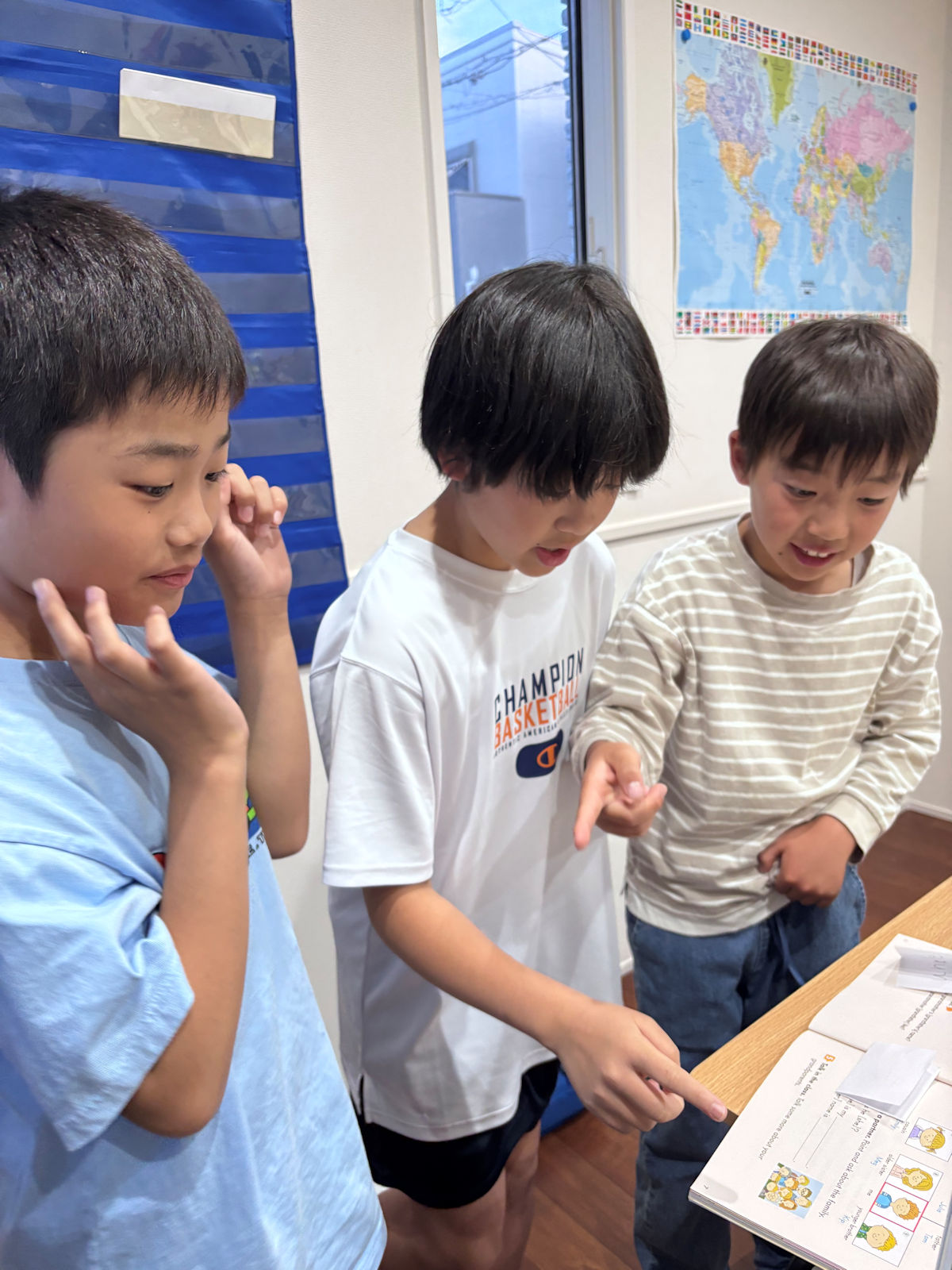 堺市の英語教室、小学生の英語グループ活動